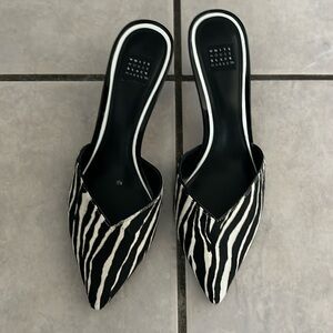Zebra size 7 like new White House black market shoes